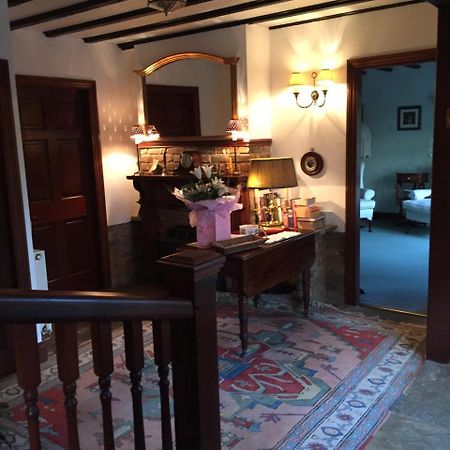 Tudor Place Bed and Breakfast Winnersh Εξωτερικό φωτογραφία