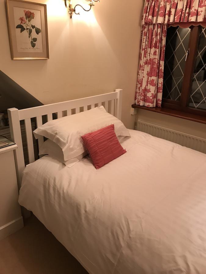 Tudor Place Bed and Breakfast Winnersh Εξωτερικό φωτογραφία