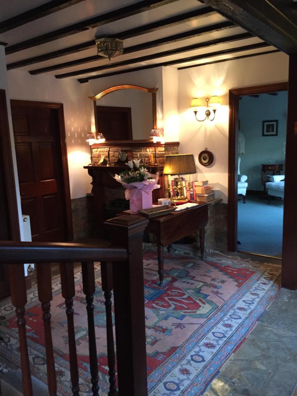 Tudor Place Bed and Breakfast Winnersh Εξωτερικό φωτογραφία